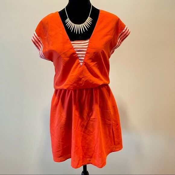 H81 Red Short-Sleeved Stripe Detail Mini Dress - Picture 2 of 12